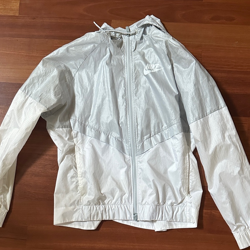 Nike Women's Light Gray and White windbreaker Jacket